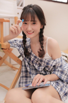 裸露双乳挤奶无遮掩裸体的动态图